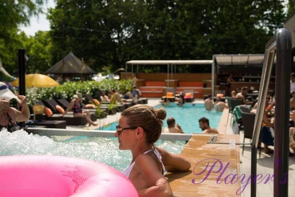 Player'S Pool&Rooms Vonyarcvashegy Exteriör bild
